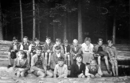 Die Jungengruppe im Sommer 1958 vom Kinderkurheim "Sonnhalde" (Ich befinde mich - 10 Jahre alt - in der ersten Reihe ganz links